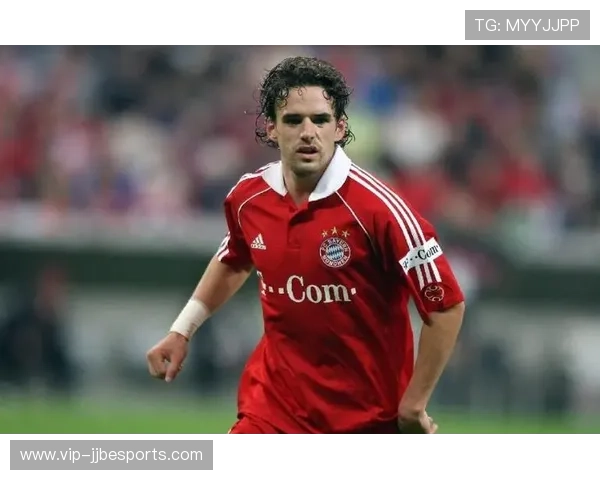 足球明星山姆：从默默无闻到全球瞩目的传奇之路